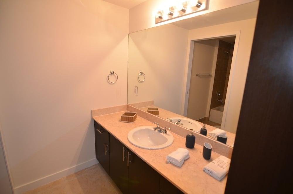 Riviera Luxury Living at River Oaks Marina and Tower photo 35