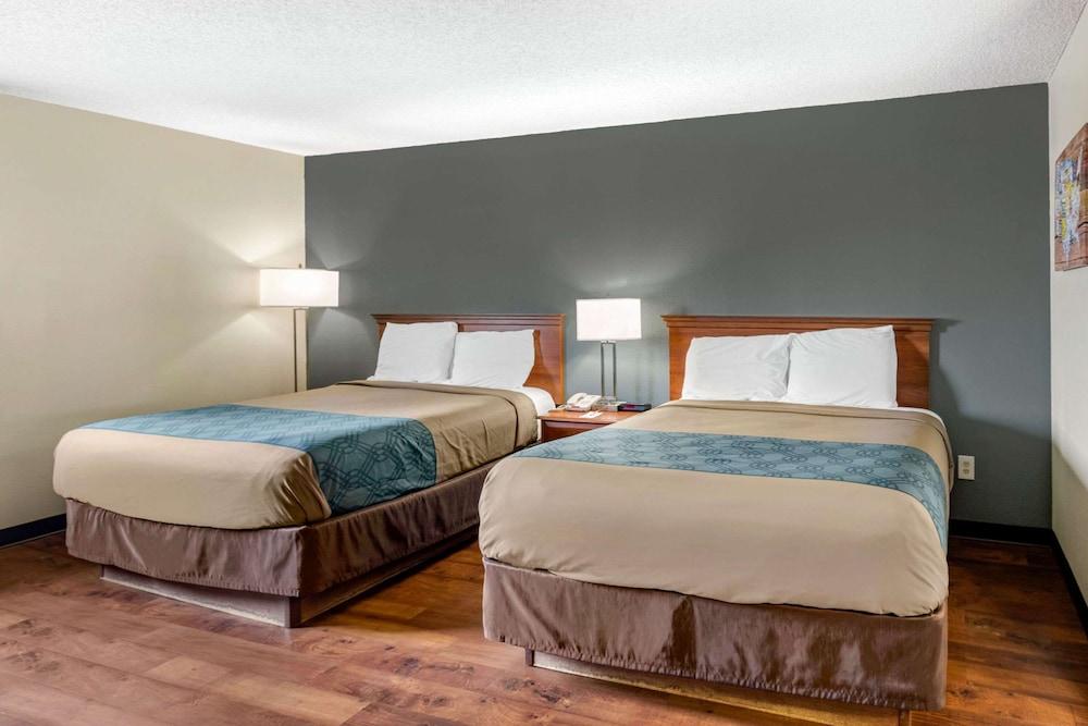 Econo Lodge Longmont East photo 30
