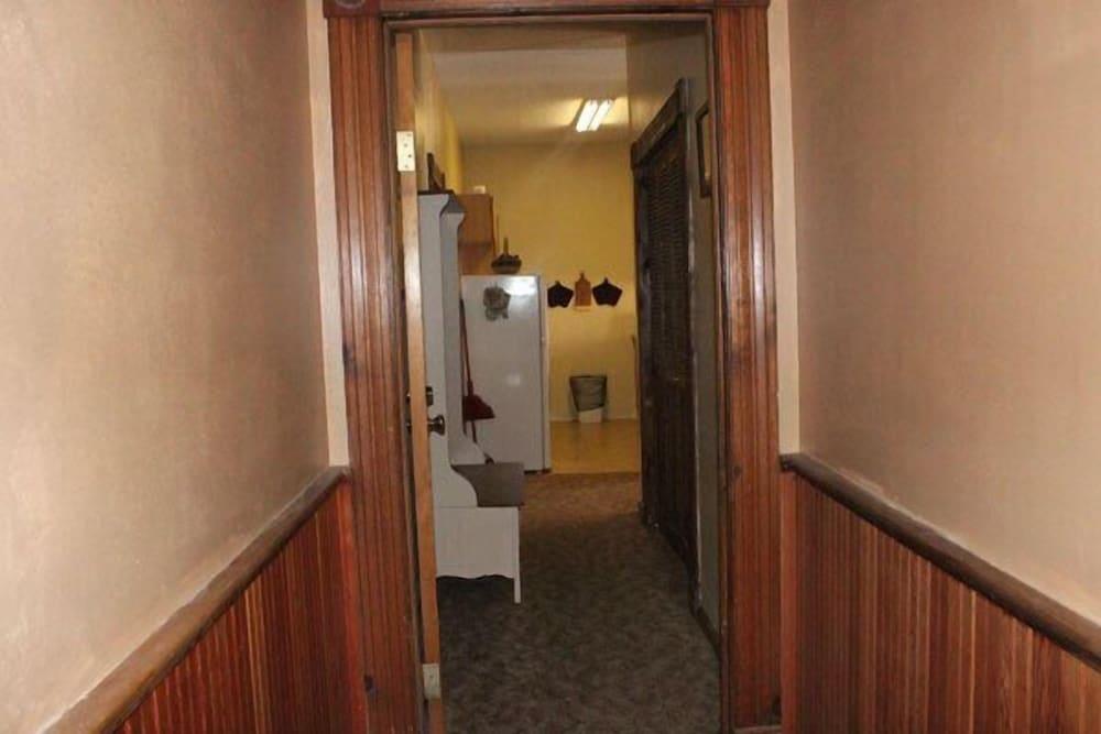 Smedley's Suites photo 3