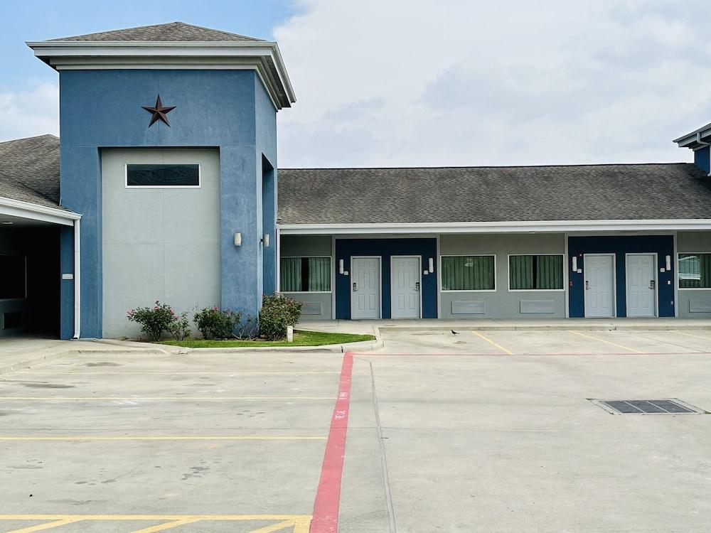 Lone Star Inn photo 5