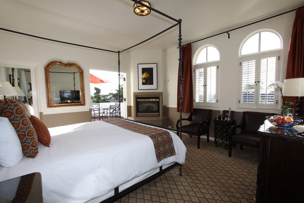 Cypress Inn photo 16