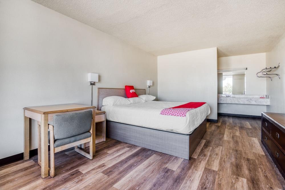 OYO Hotel Waco University Area/ I-35 photo 21