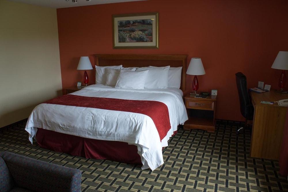 Baymont by Wyndham Springfield IL photo 6