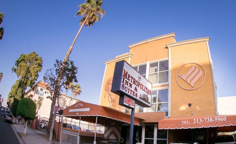 Metropolitan Inn & Suites photo 31