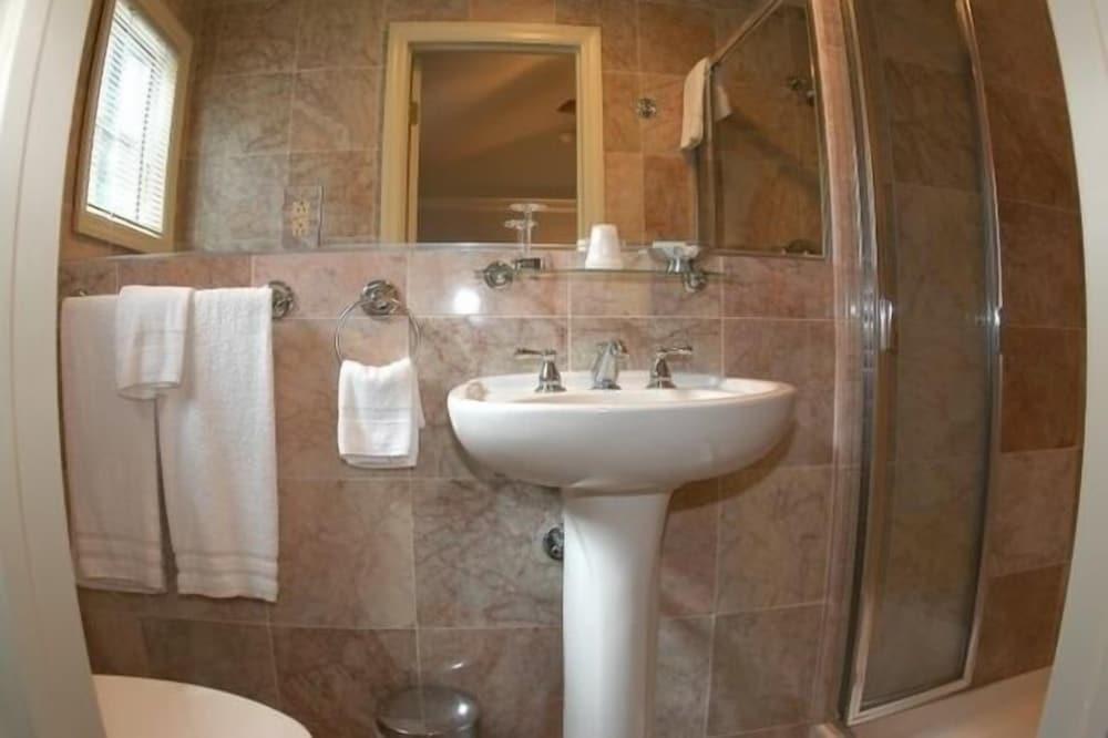 The Raven Resort photo 18