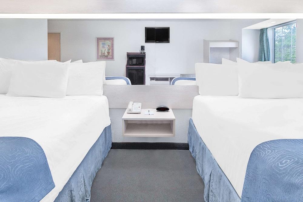 Microtel Inn by Wyndham Broken Bow photo 16