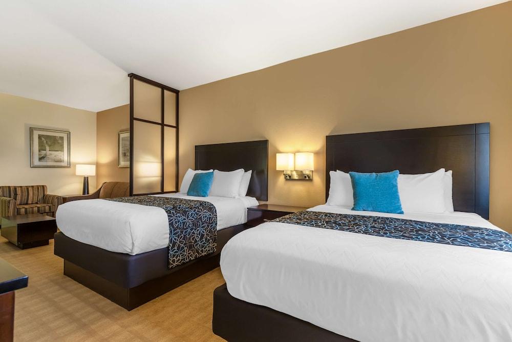 Best Western Plus Lytle Inn & Suites photo 6