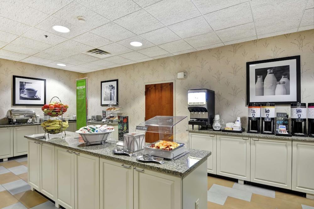 Hampton Inn Bloomsburg photo 34