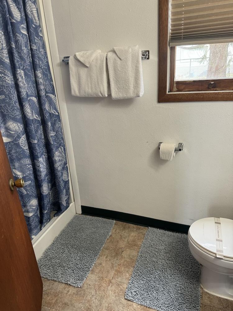 Kootenai Valley Motel photo 56