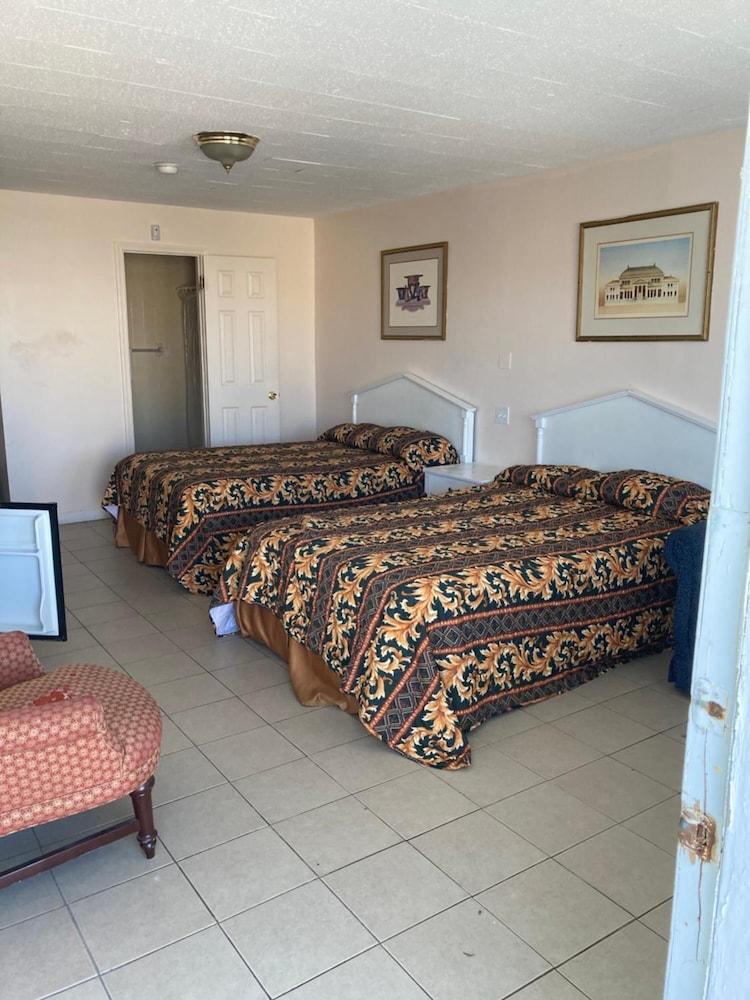 Surfside Motel photo 18