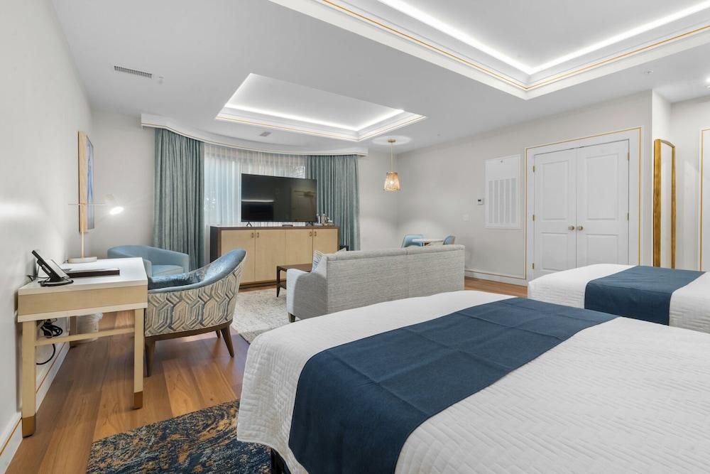 Harbor Suites at Harborwalk Village photo 81