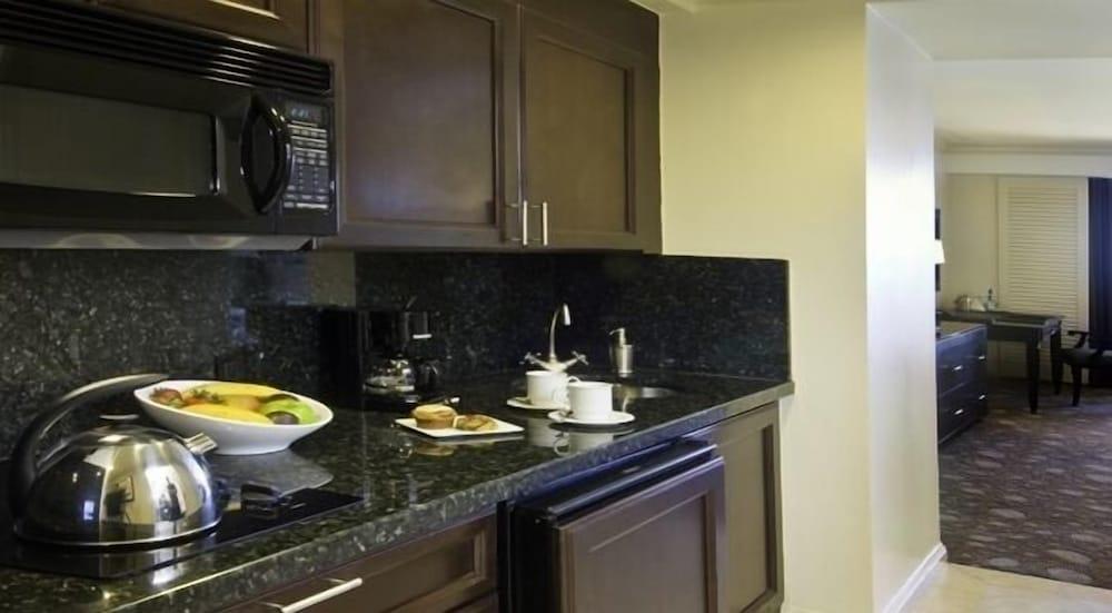 Private Residences at the Atlantic Resort and Spa photo 43