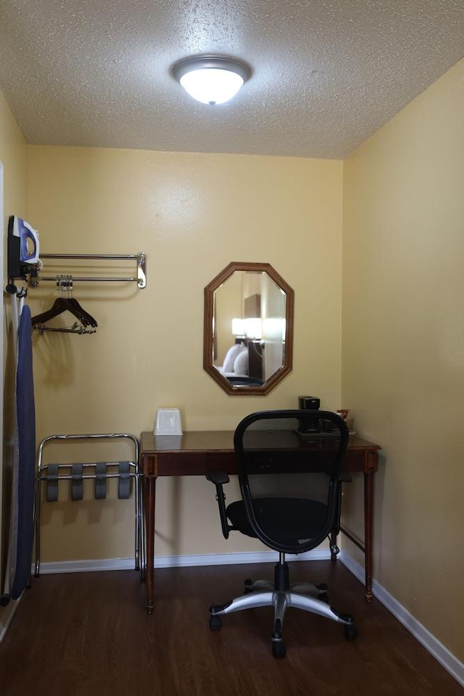 Van Inn photo 8