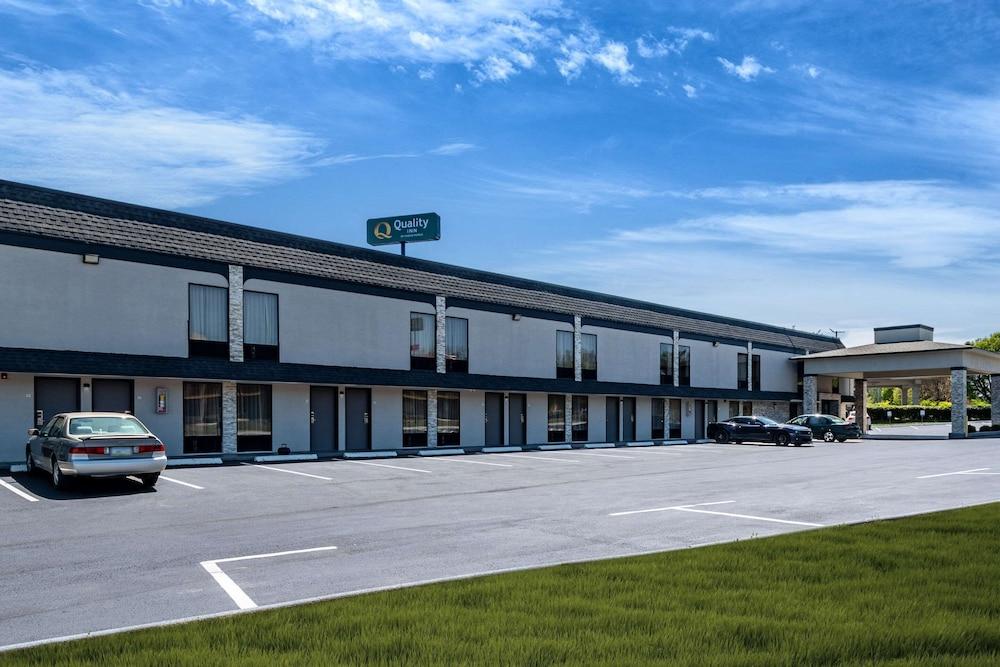 Quality Inn Cleveland North photo 40