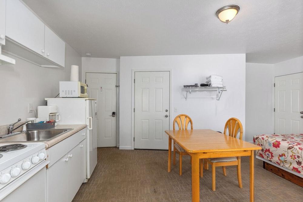 The Lakeview Motel photo 45