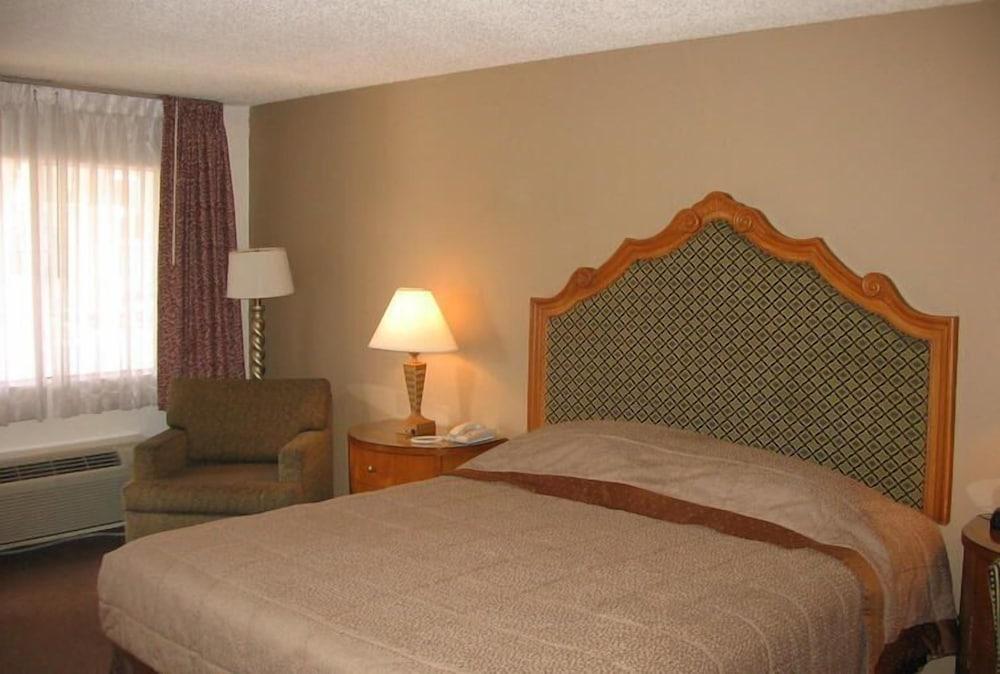 Aviation Inn photo 23