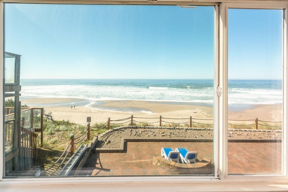 Sailor Jack's Oceanfront Inn photo 9