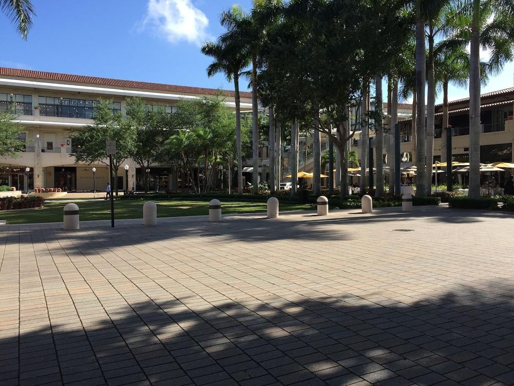LYX Suites at Merrick Park in Coral Gables photo 66