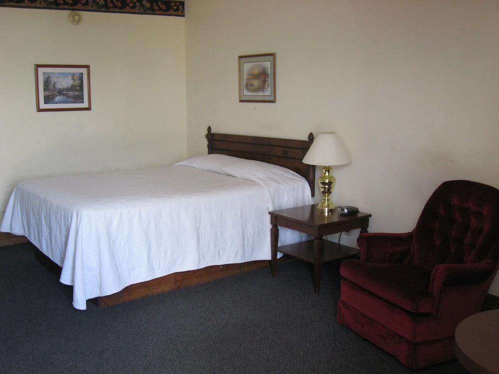 Candlelight Inn by Capital O Scottsbluff photo 3