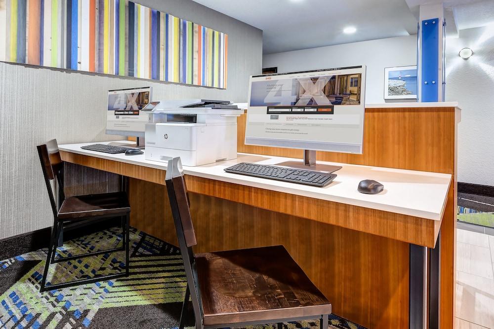 Holiday Inn Express & Suites Petoskey by IHG photo 22