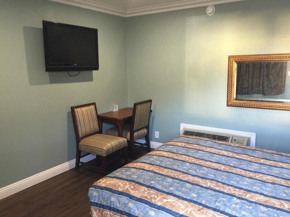 Park Motel photo 9