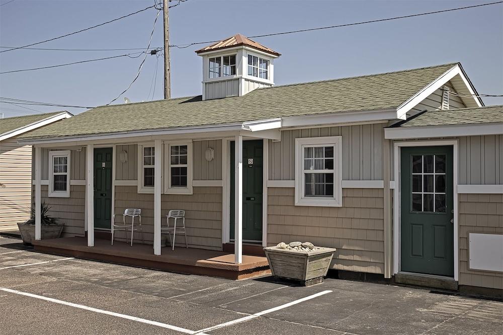 Seahorse Inn and Cottages photo 34