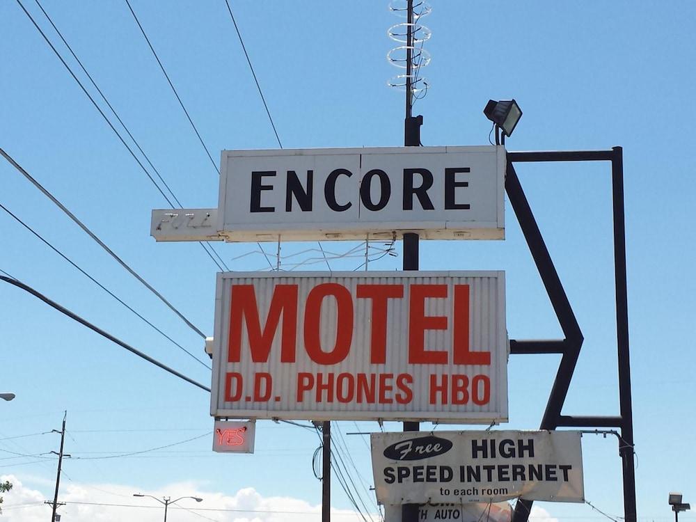 Encore Motel photo 12