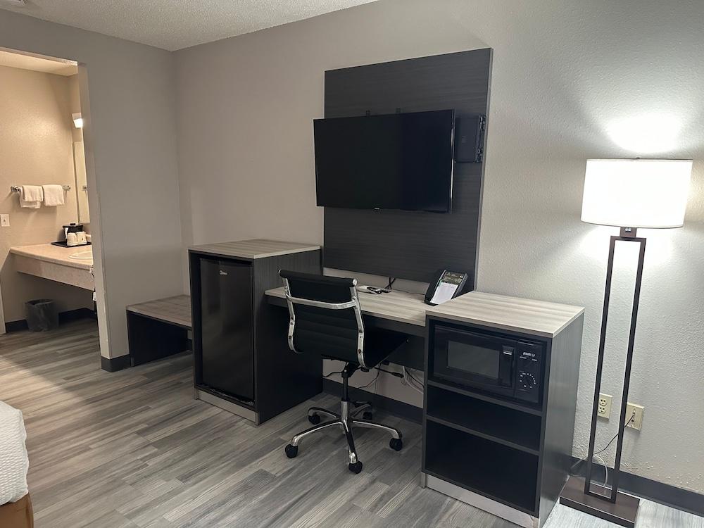 La Quinta Inn by Wyndham Omaha Southwest photo 6