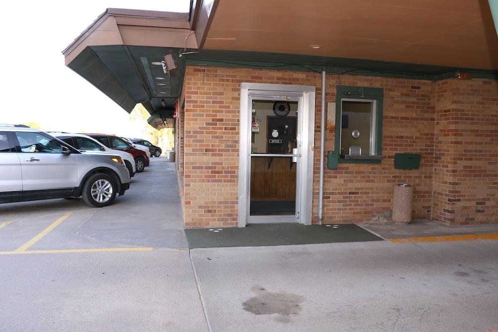 Frontier Motel photo 20