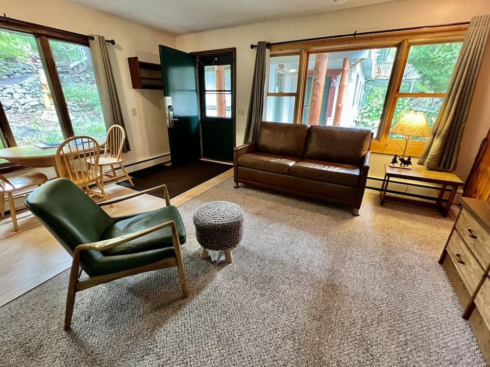Thomsonite Beach Inn photo 50