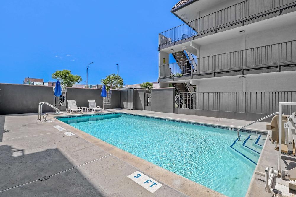 Studio 6 Suites Escondido, CA photo 21