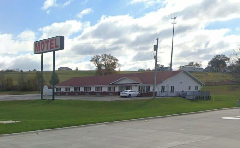 The Trail Inn - Stanton IA - Halland Ave photo 1