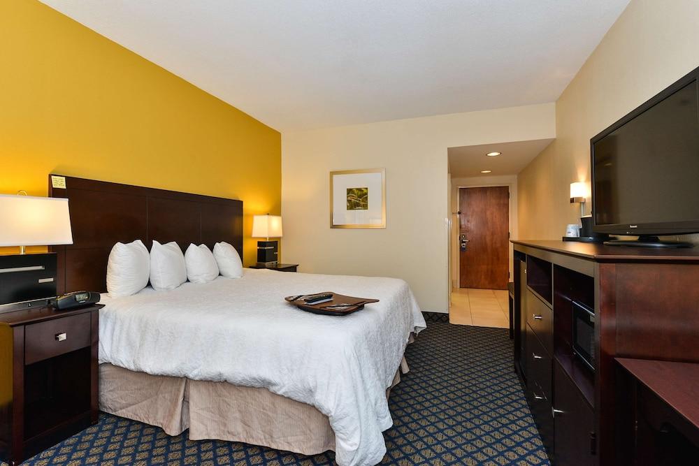 Hampton Inn by Hilton Petersburg Fort Lee photo 14