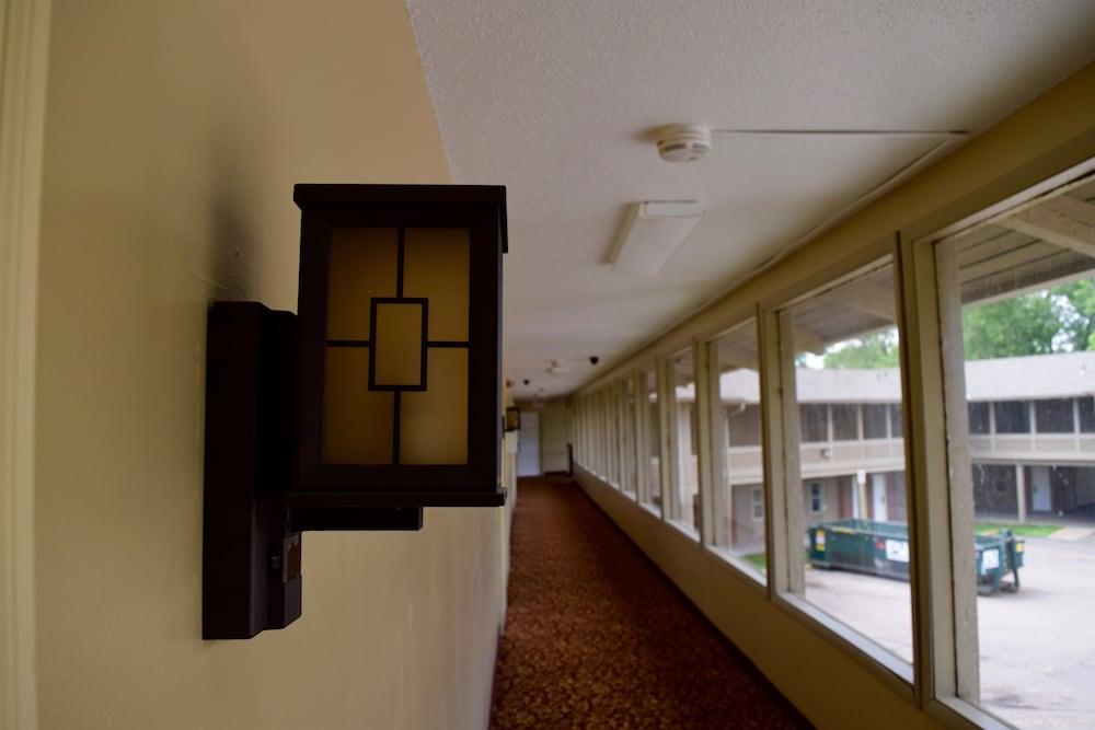 Snelling Motel photo 9