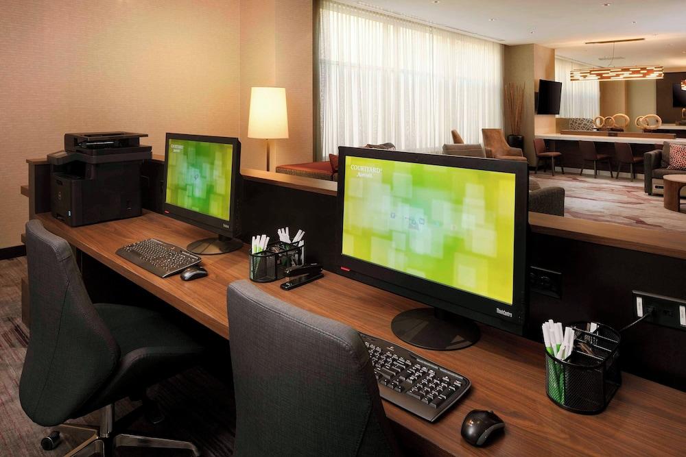Courtyard by Marriott Indianapolis Downtown photo 15