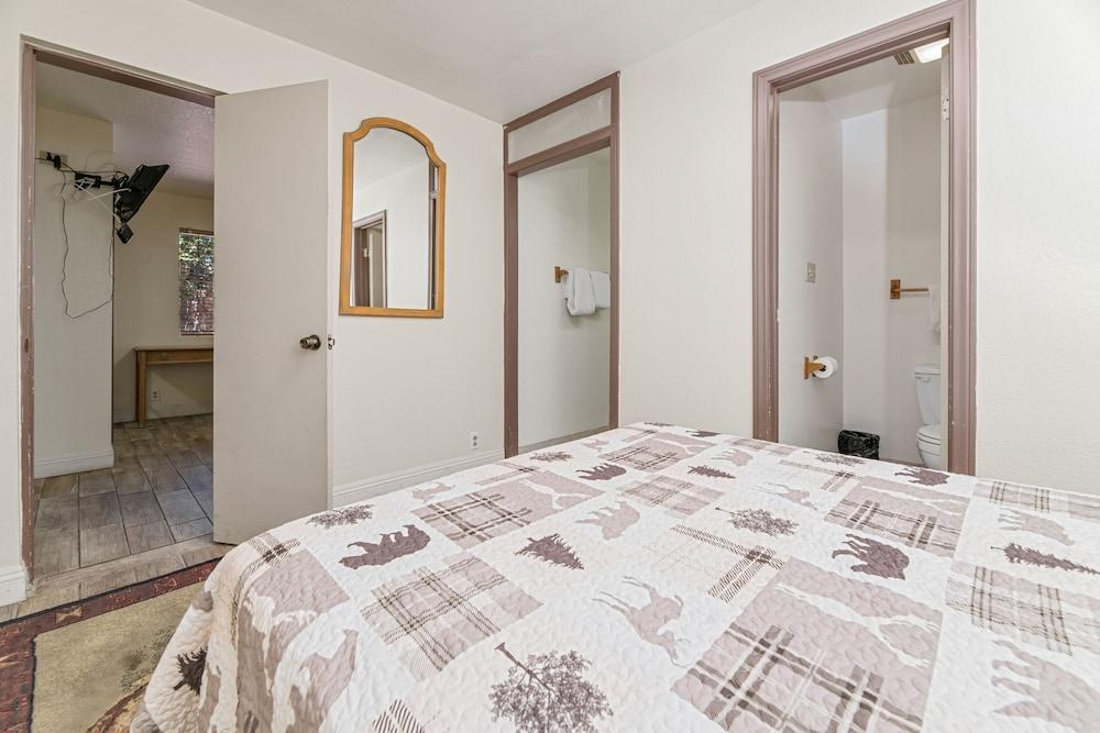Big Bear Lakefront Lodge photo 21