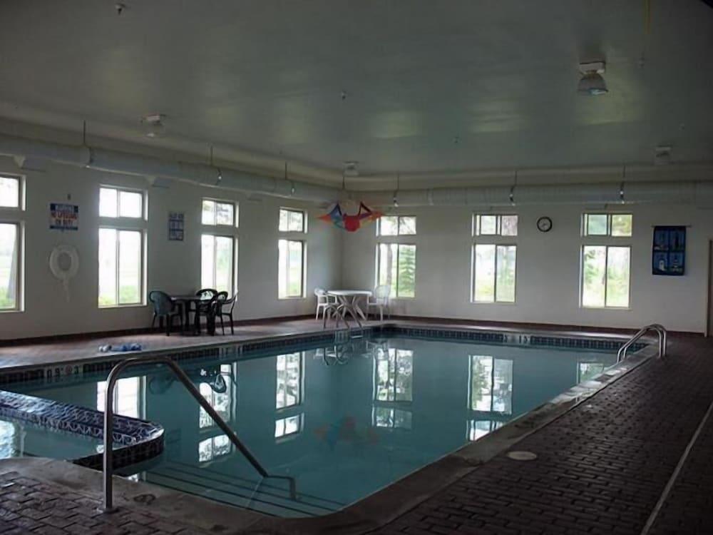 Pellston Lodge photo 15
