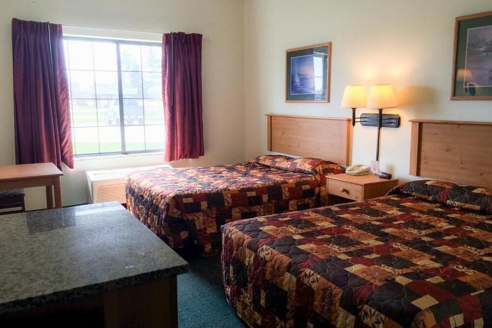 White Oak Inn & Suites photo 27