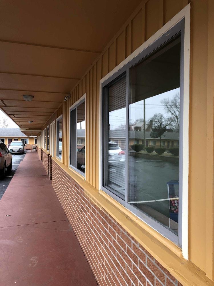 Downtown motel — hotel in Coshocton