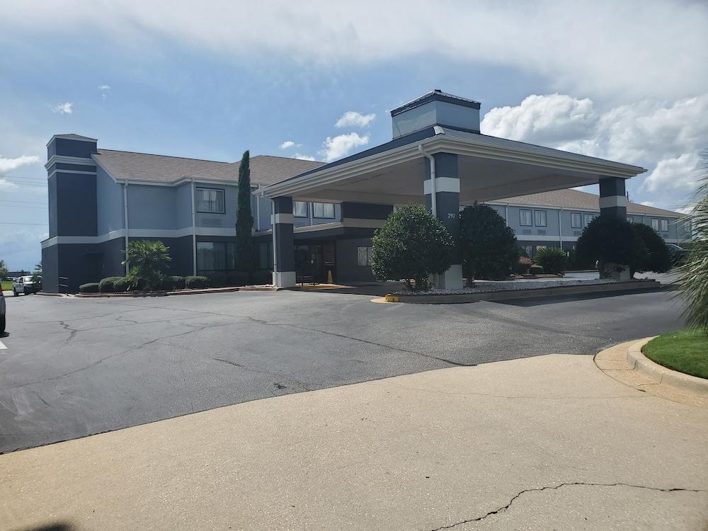 Quality Inn Prattville I-65 photo 31