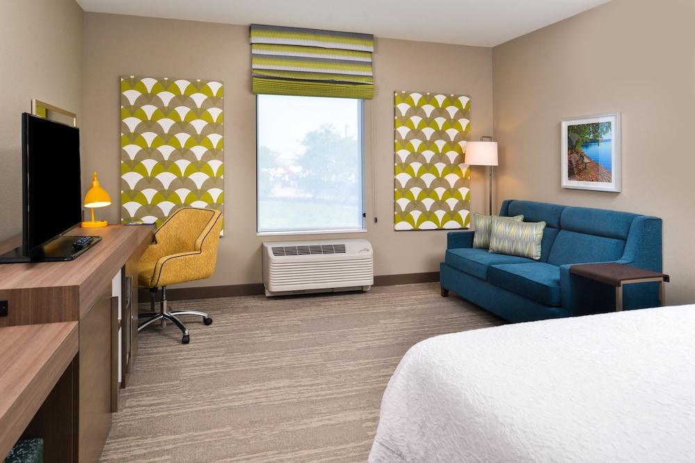 Hampton Inn Omaha Airport photo 8