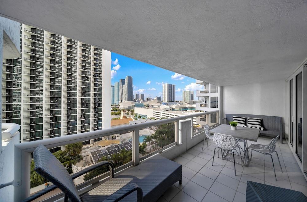 The Grand Biscayne Bay photo 9