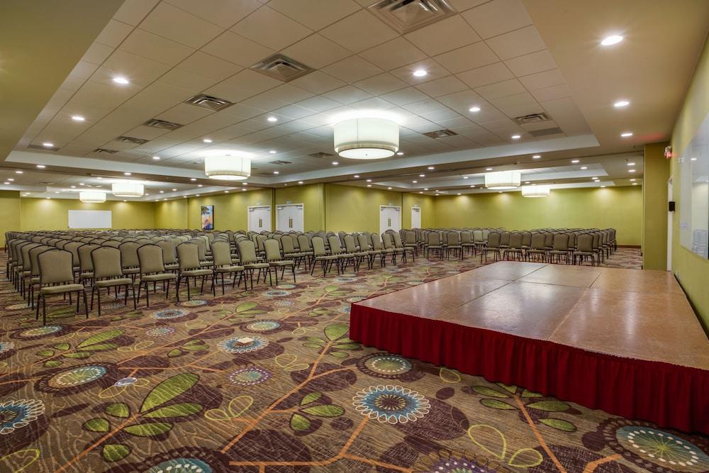 Holiday Inn Express Wilkesboro by IHG photo 27