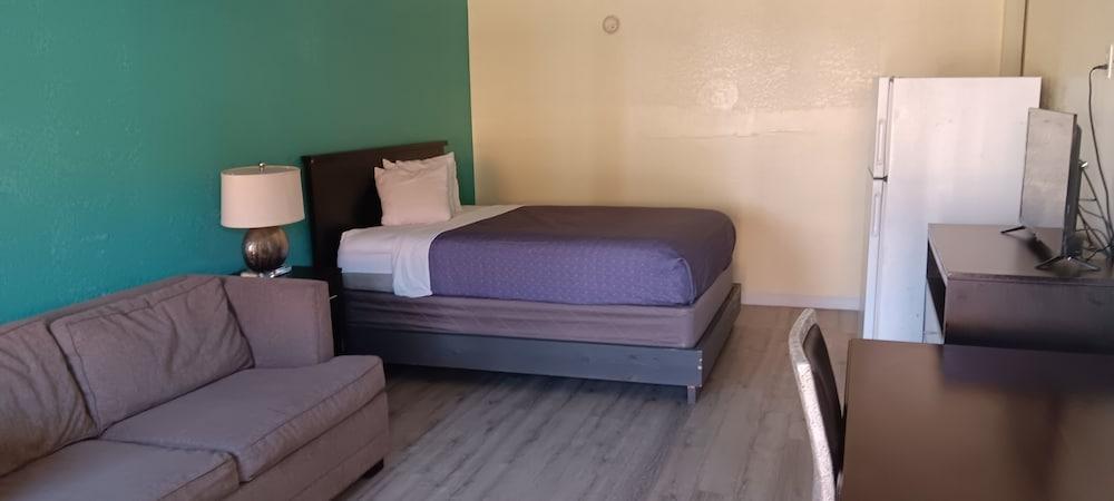 Sunrise Inn & Suites photo 6