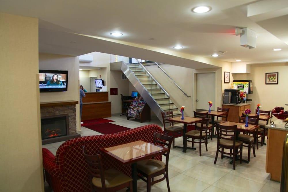 Corona Hotel photo 20