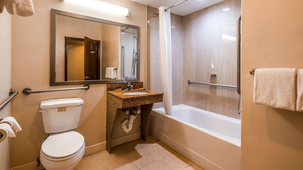 Best Western Plus The Inn & Suites At The Falls photo 24