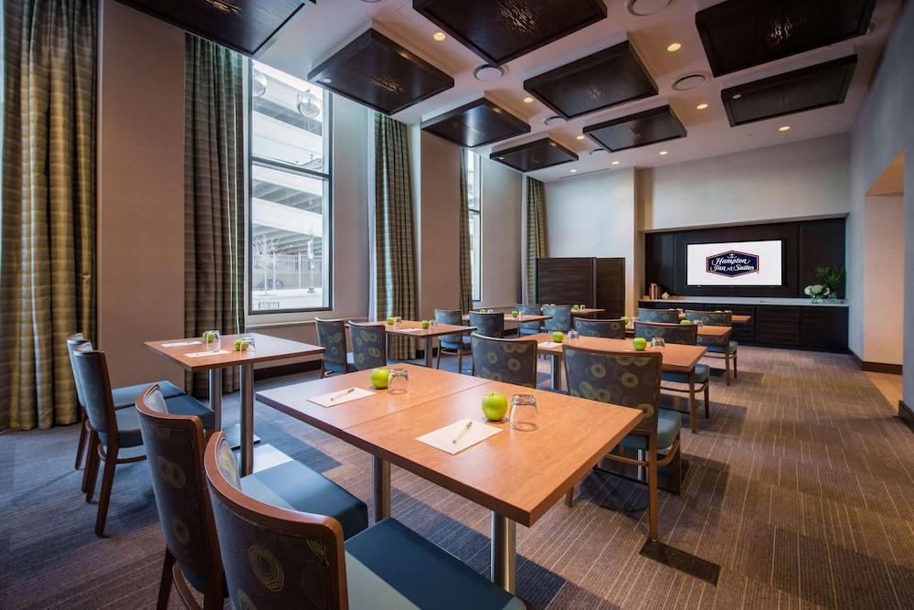 Hampton Inn & Suites Washington DC-Navy Yard photo 42