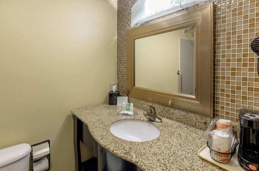 Quality Inn Covington Downtown photo 40