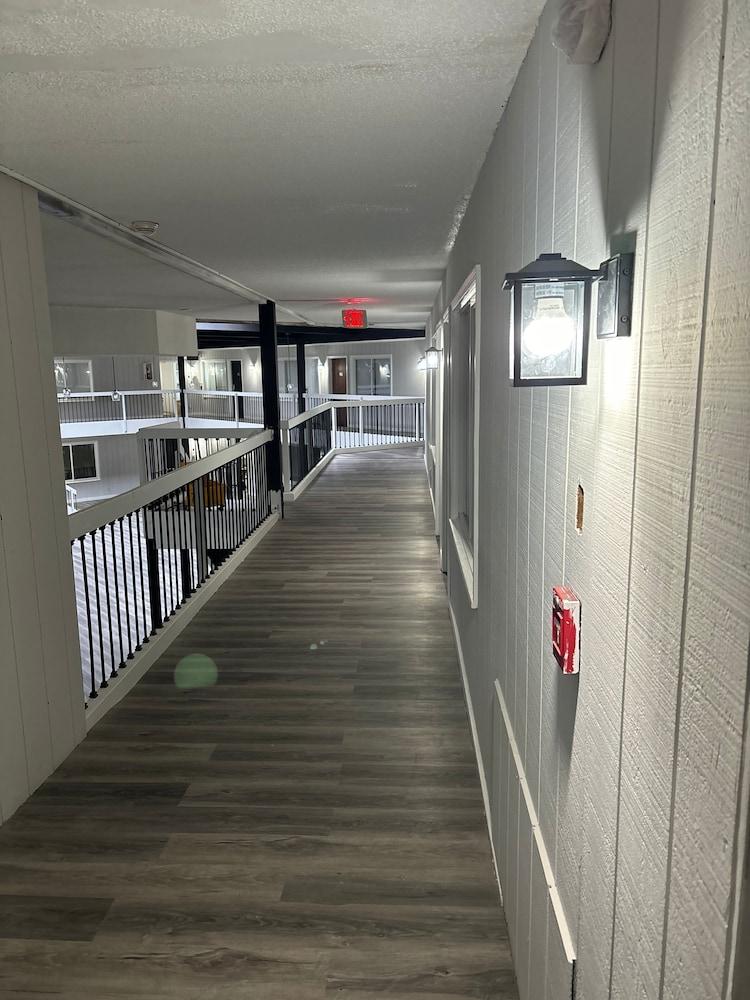 Willow Inn Suites photo 22
