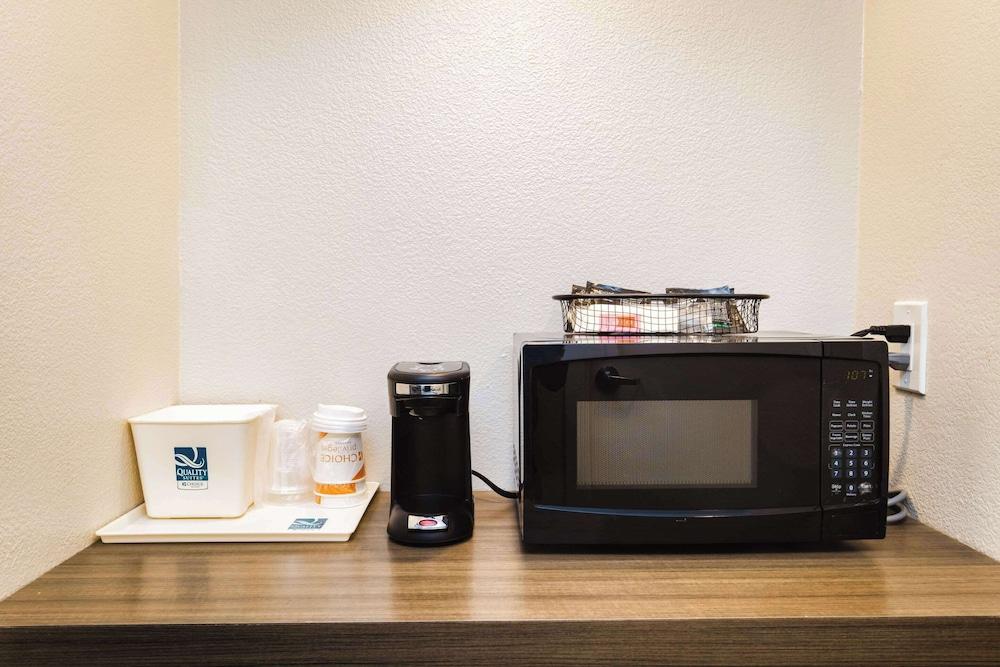 Quality Suites Houston Hobby Airport photo 19